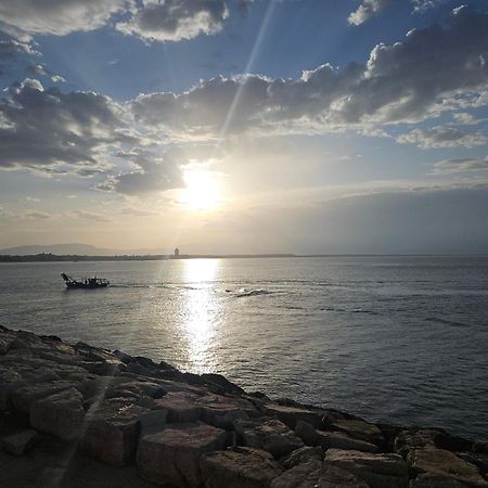 Terrazza A Nettuno E Chiesa Giubilare Santa Maria Goretti Екстериор снимка