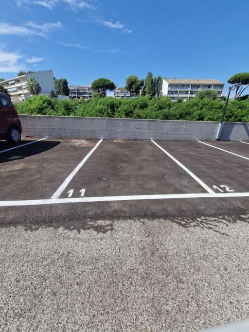 Terrazza A Nettuno E Chiesa Giubilare Santa Maria Goretti Екстериор снимка