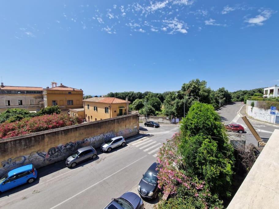 Terrazza A Nettuno E Chiesa Giubilare Santa Maria Goretti Екстериор снимка