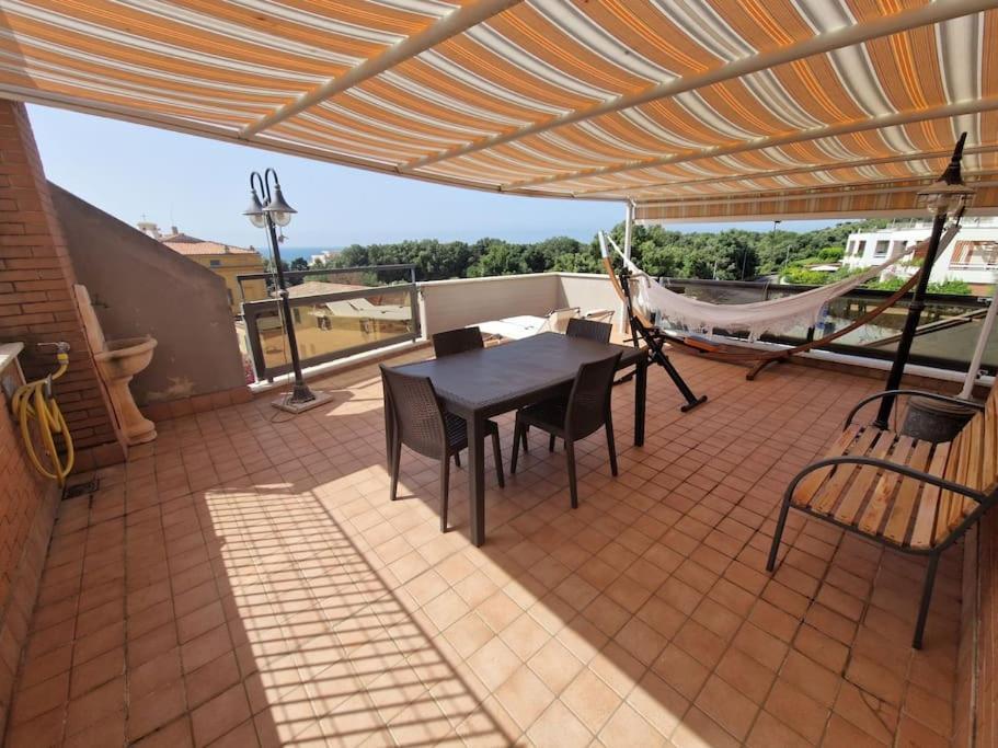 Terrazza A Nettuno E Chiesa Giubilare Santa Maria Goretti Екстериор снимка